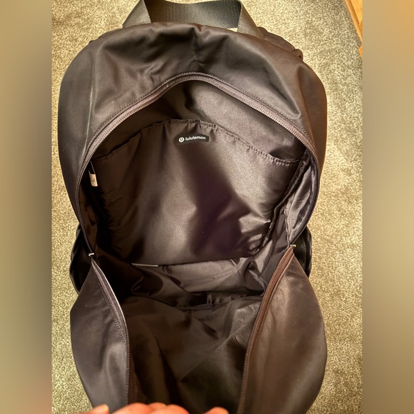 LULULEMON EVERYWHERE BACKPACK 22L**EXCELLENT** - Picture 5 of 7